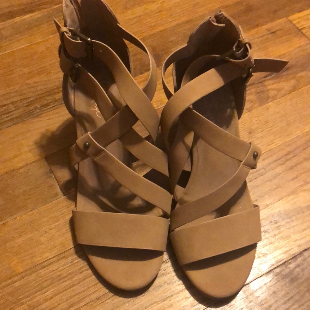Wedge heels